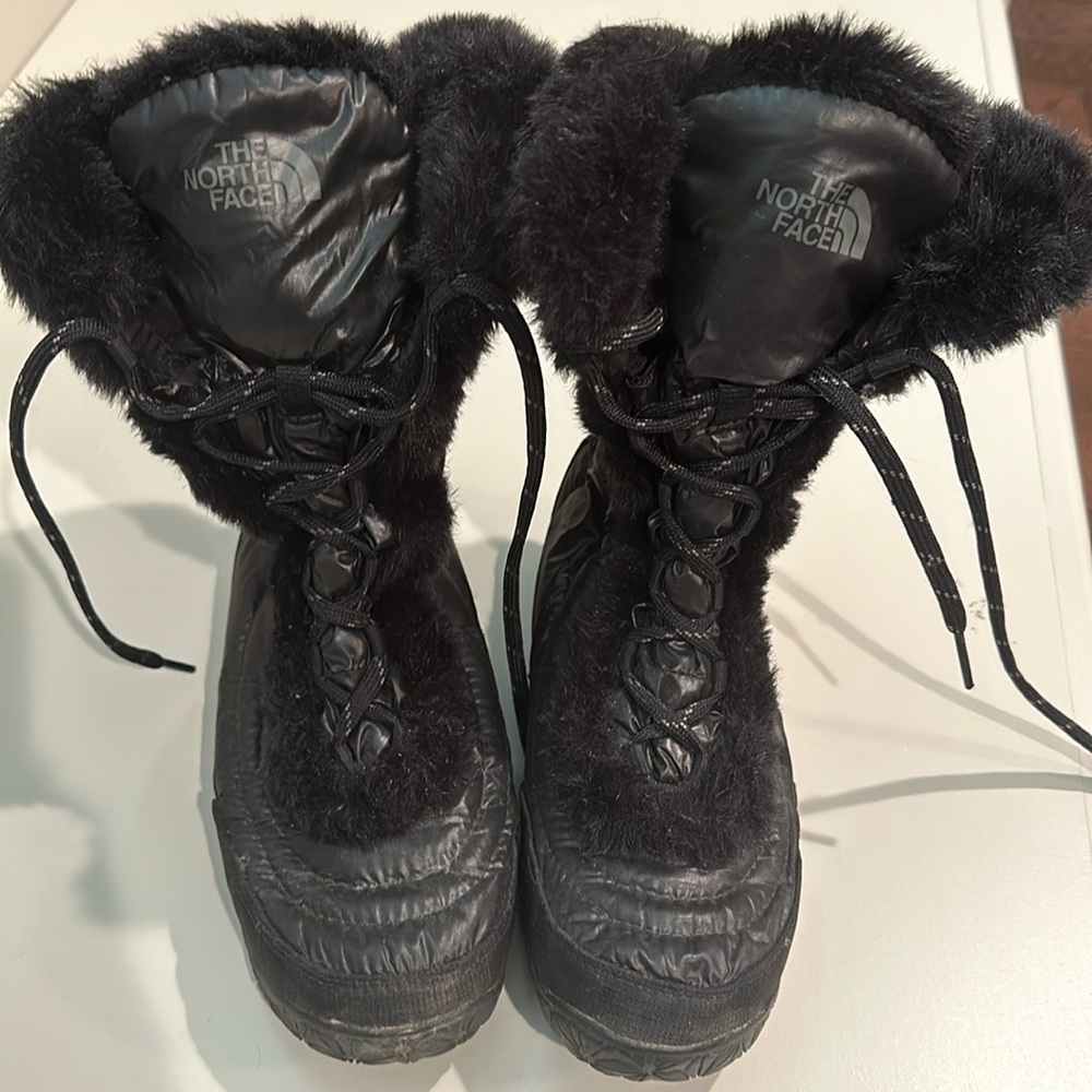 North face snow boots, size 6